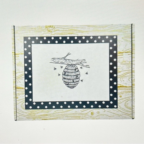 Bee Baby Gift Set - Picture 3 of 8